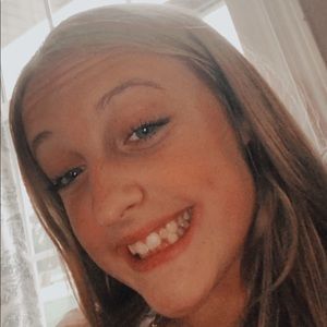 Meet your Posher, Ella